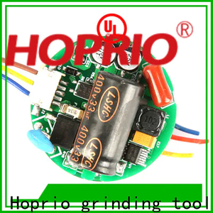 Komfortn&yacute; distrib&uacute;tor ovl&aacute;dačov motora pre dovozcov